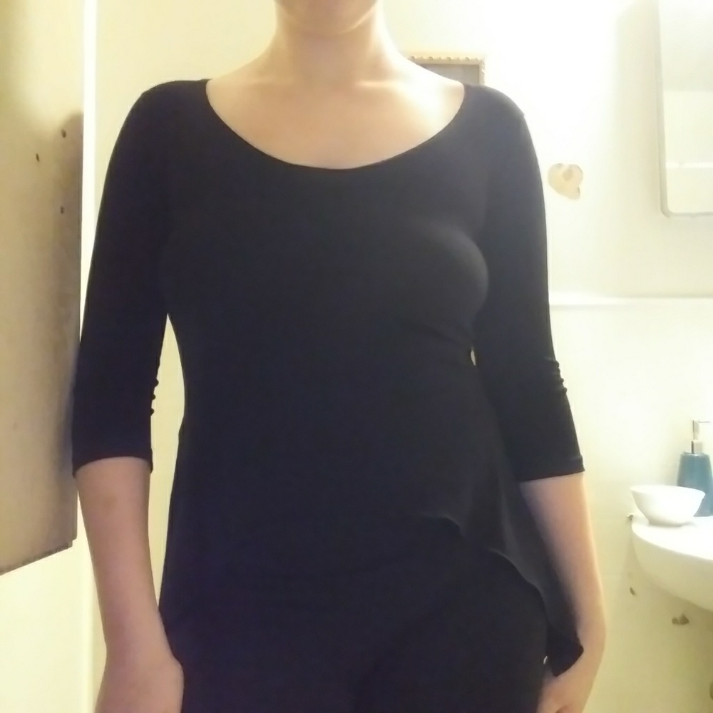I.N. ꜱᴀɴ ꜰʀᴀɴᴄɪꜱᴄᴏ black tee